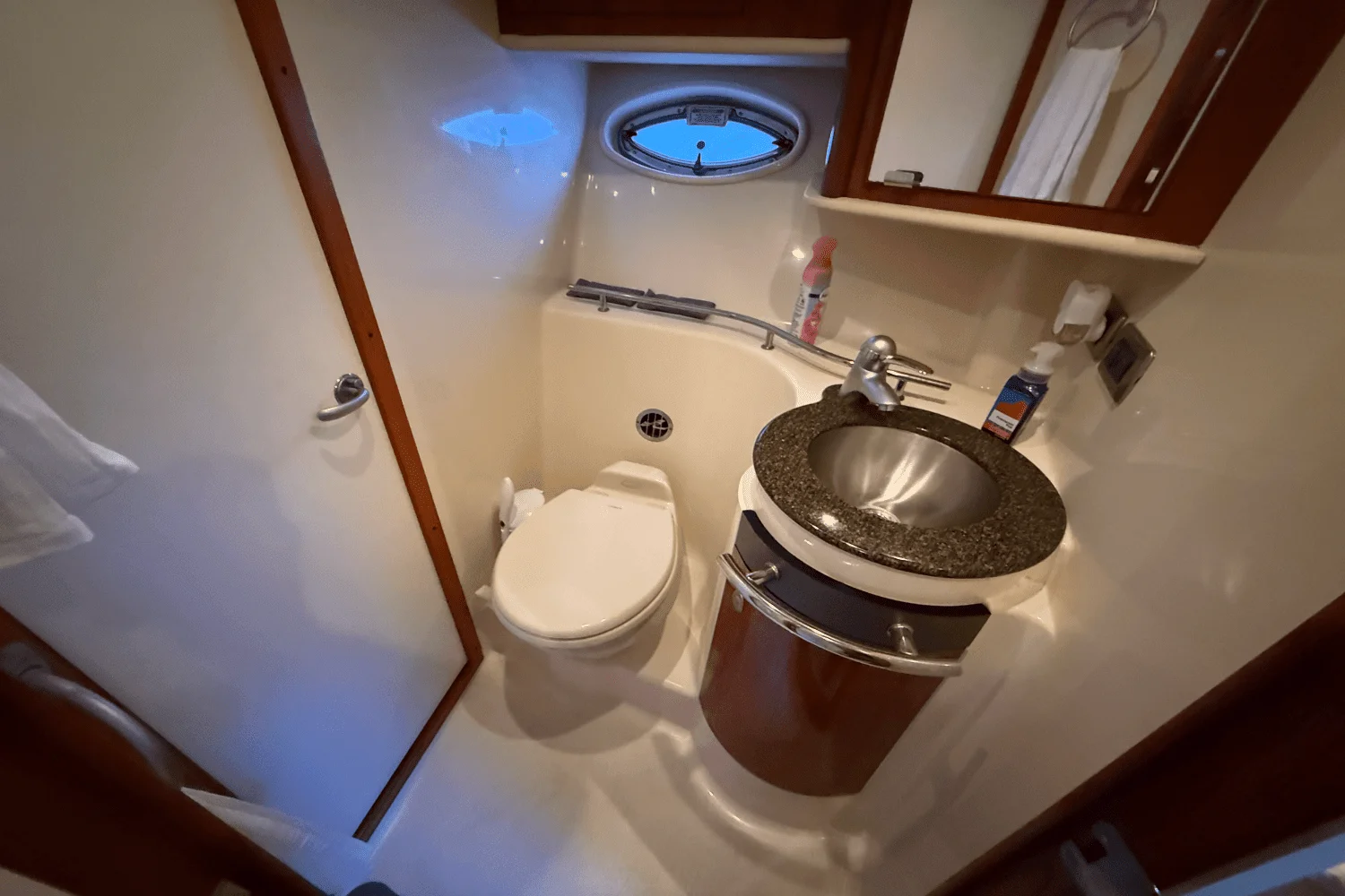 2006 Sea Ray 40 SUNDANCER Image Thumbnail #44