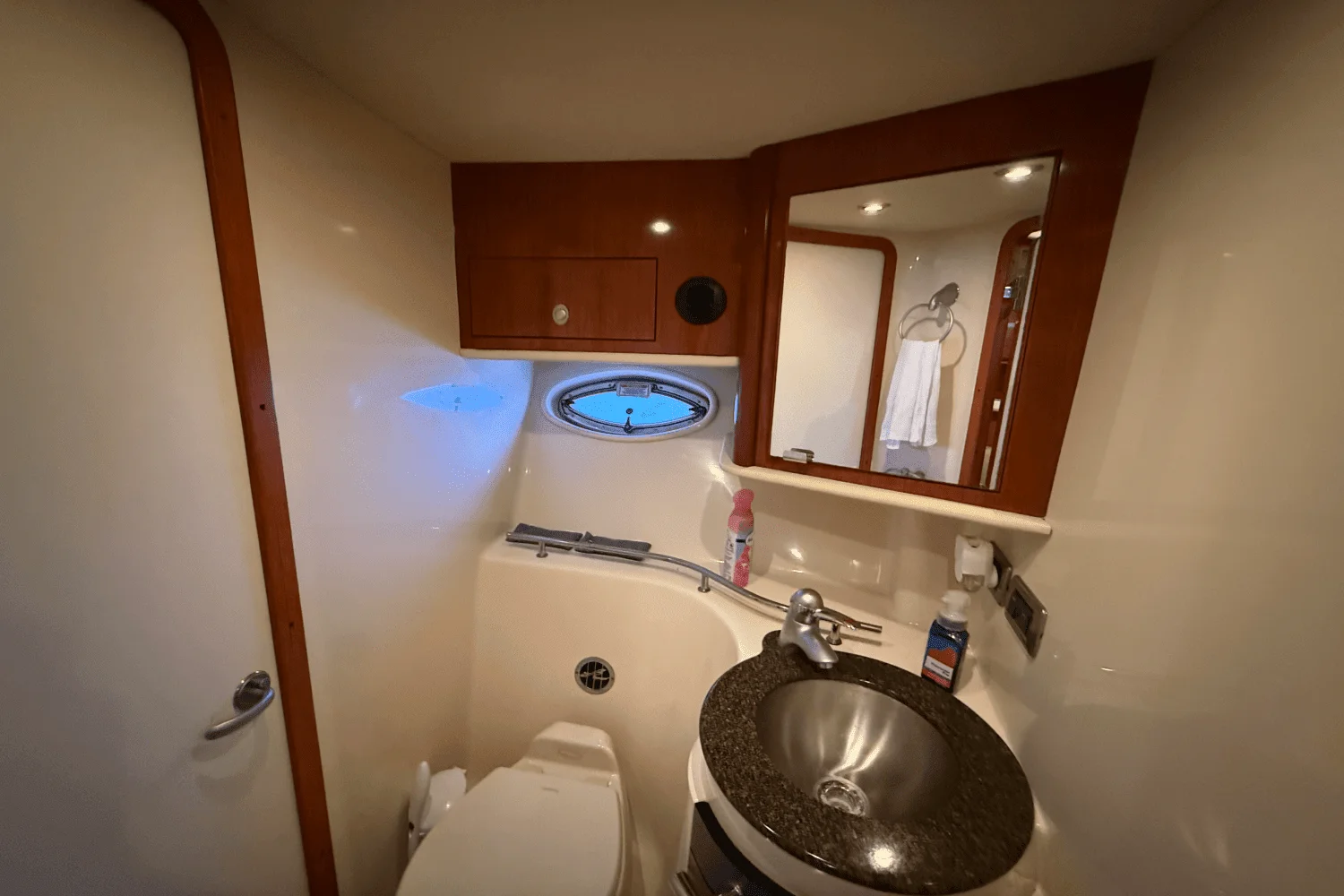 2006 Sea Ray 40 SUNDANCER Image Thumbnail #45