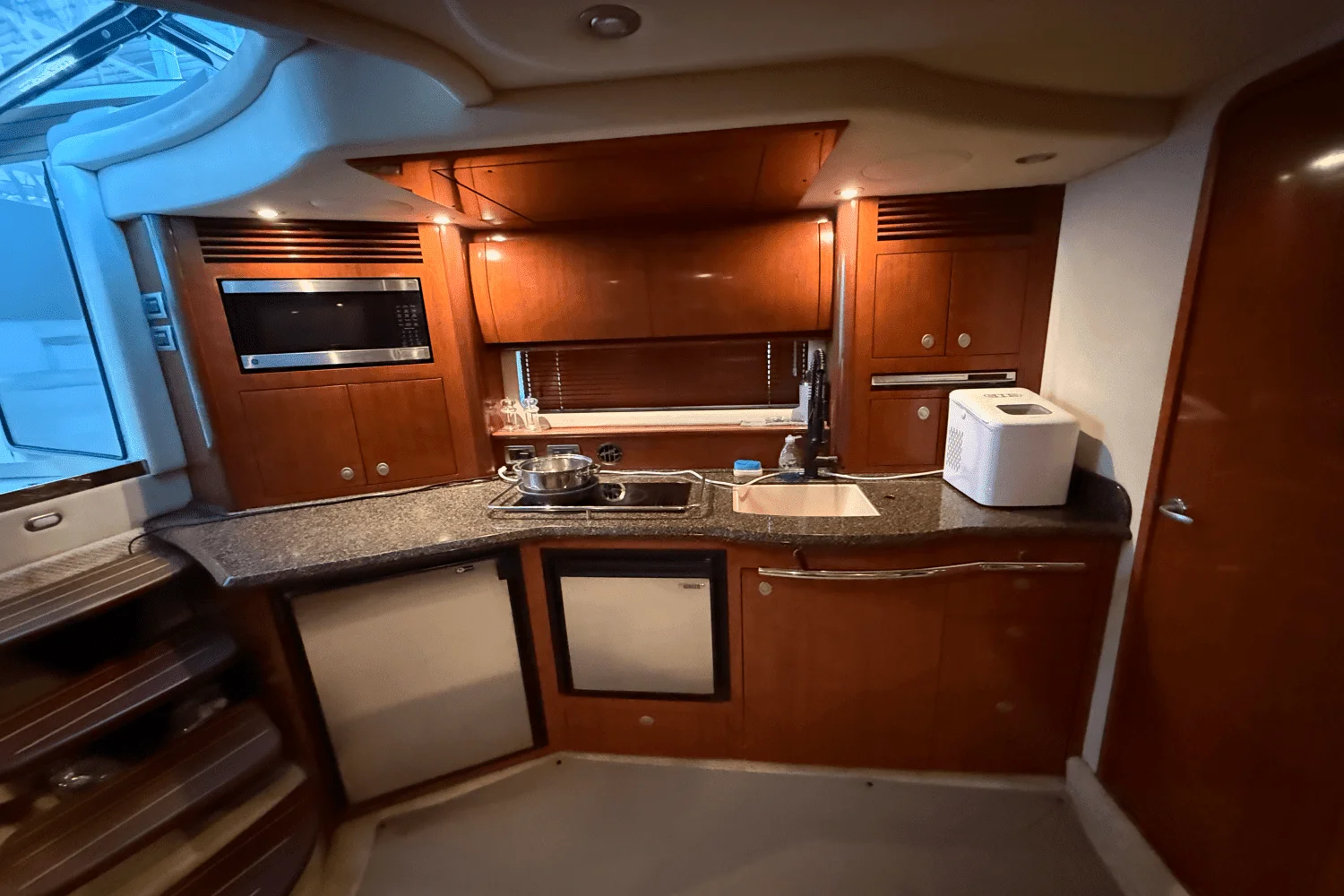 2006 Sea Ray 40 SUNDANCER Image Thumbnail #27