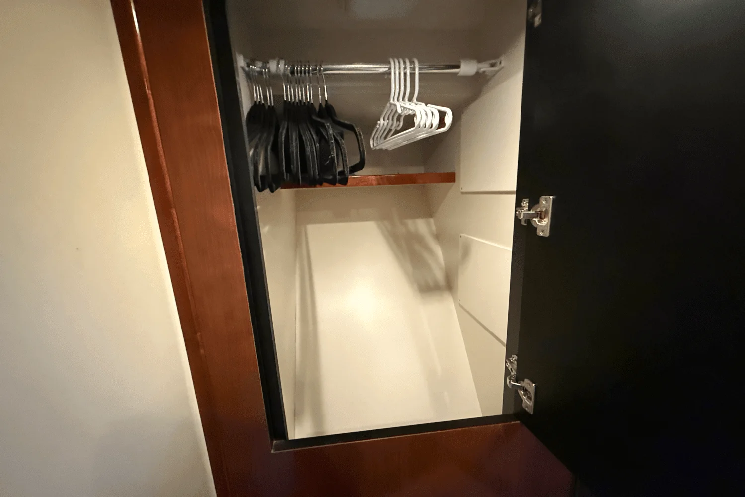 2006 Sea Ray 40 SUNDANCER Image Thumbnail #40