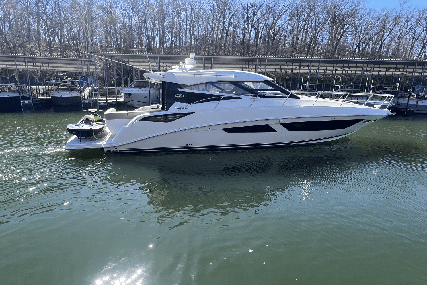 2015 Sea Ray 47 SUNDANCER Image Thumbnail #4
