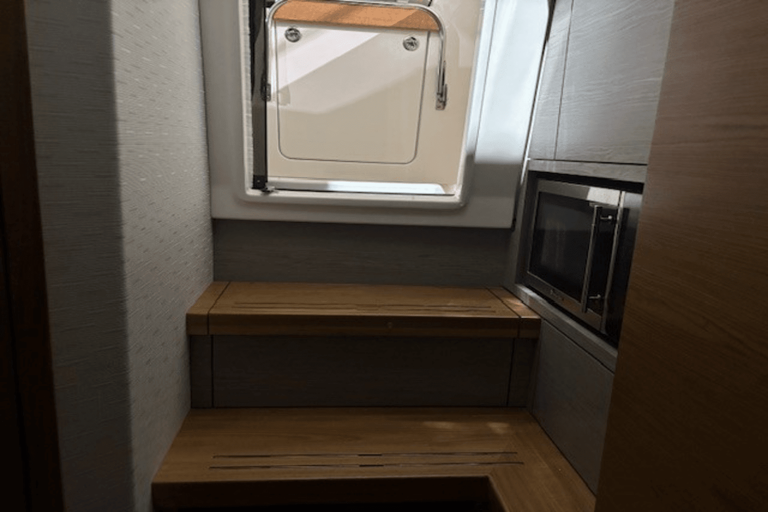 2023 Tiara Yachts
                                                             38 LS Image Thumbnail #36