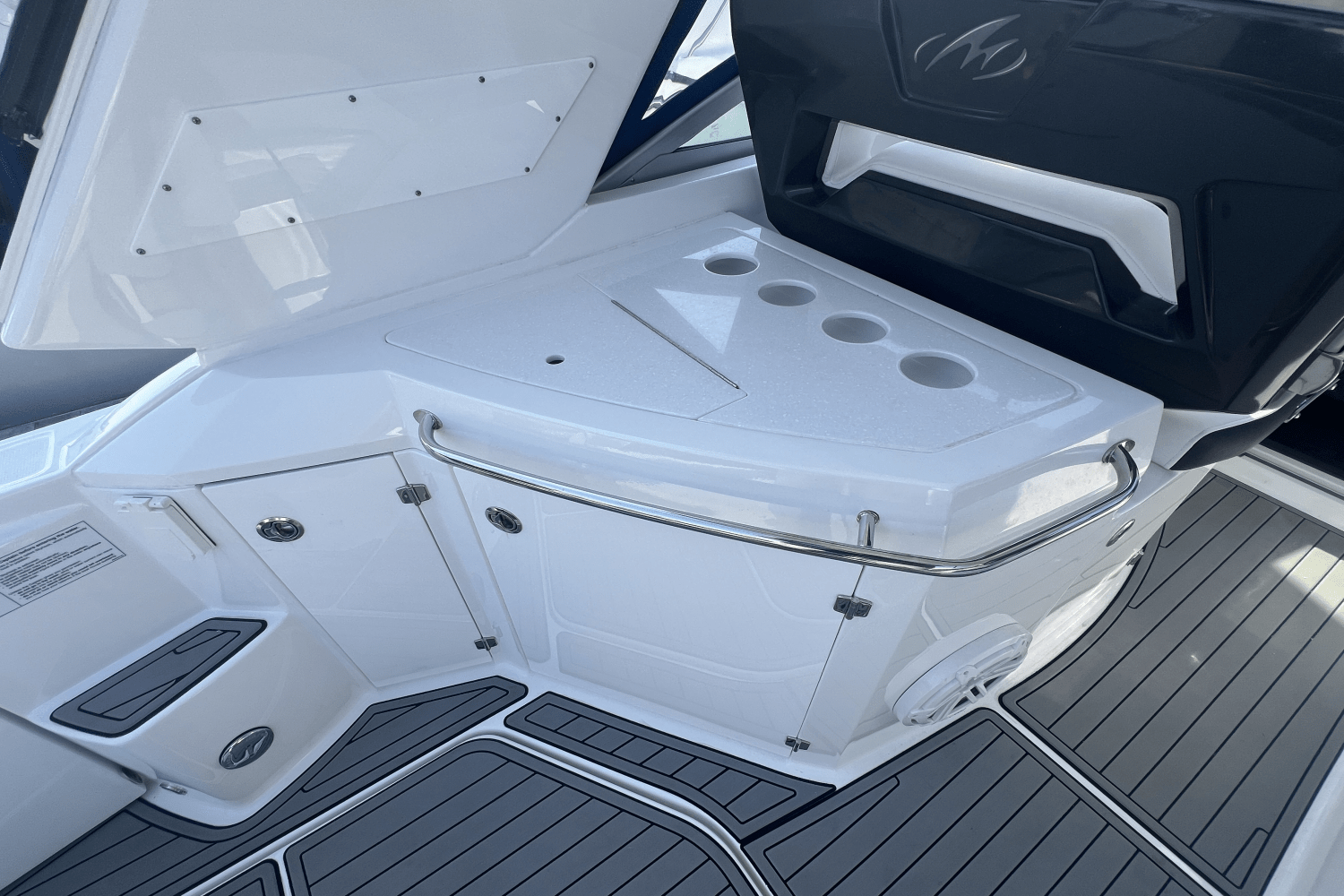 2021 Monterey 335 SPORT YACHT Image Thumbnail #16