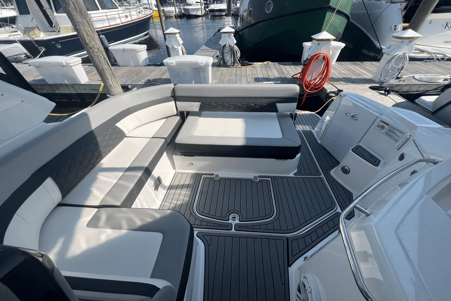 2021 Monterey 335 SPORT YACHT Image Thumbnail #11