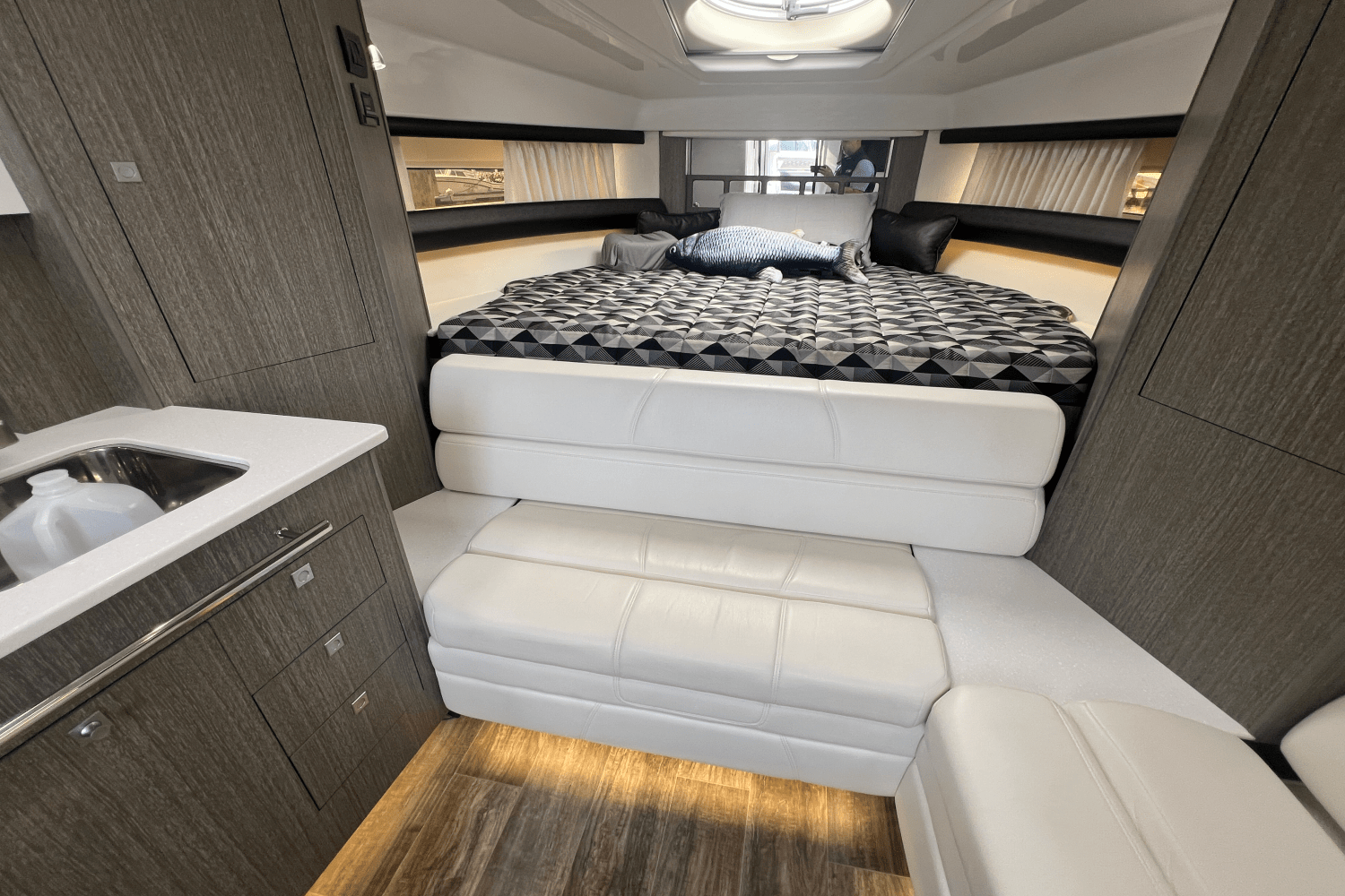 2021 Monterey 335 SPORT YACHT Image Thumbnail #37