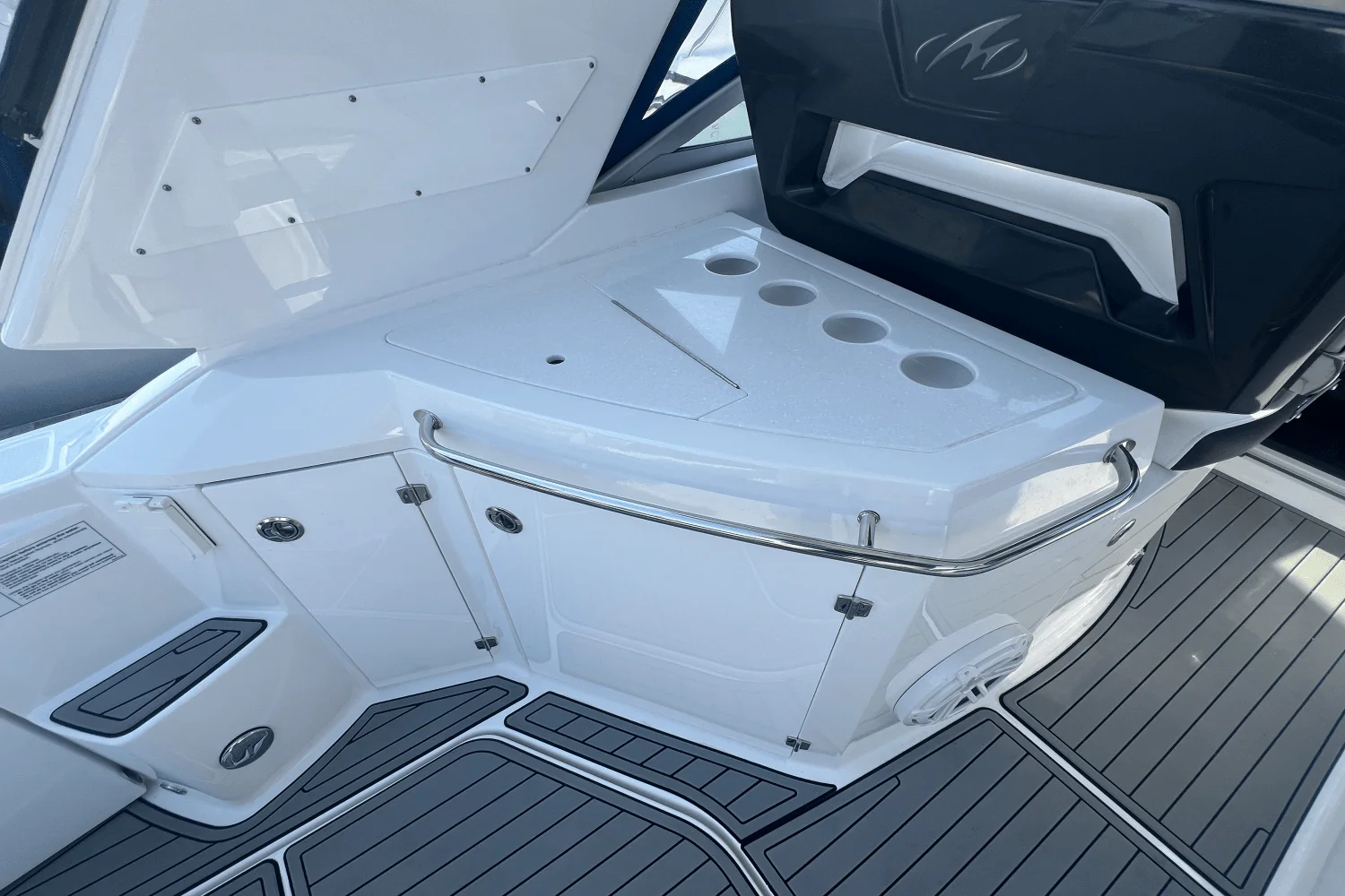 2021 Monterey 335 SPORT YACHT Image Thumbnail #16