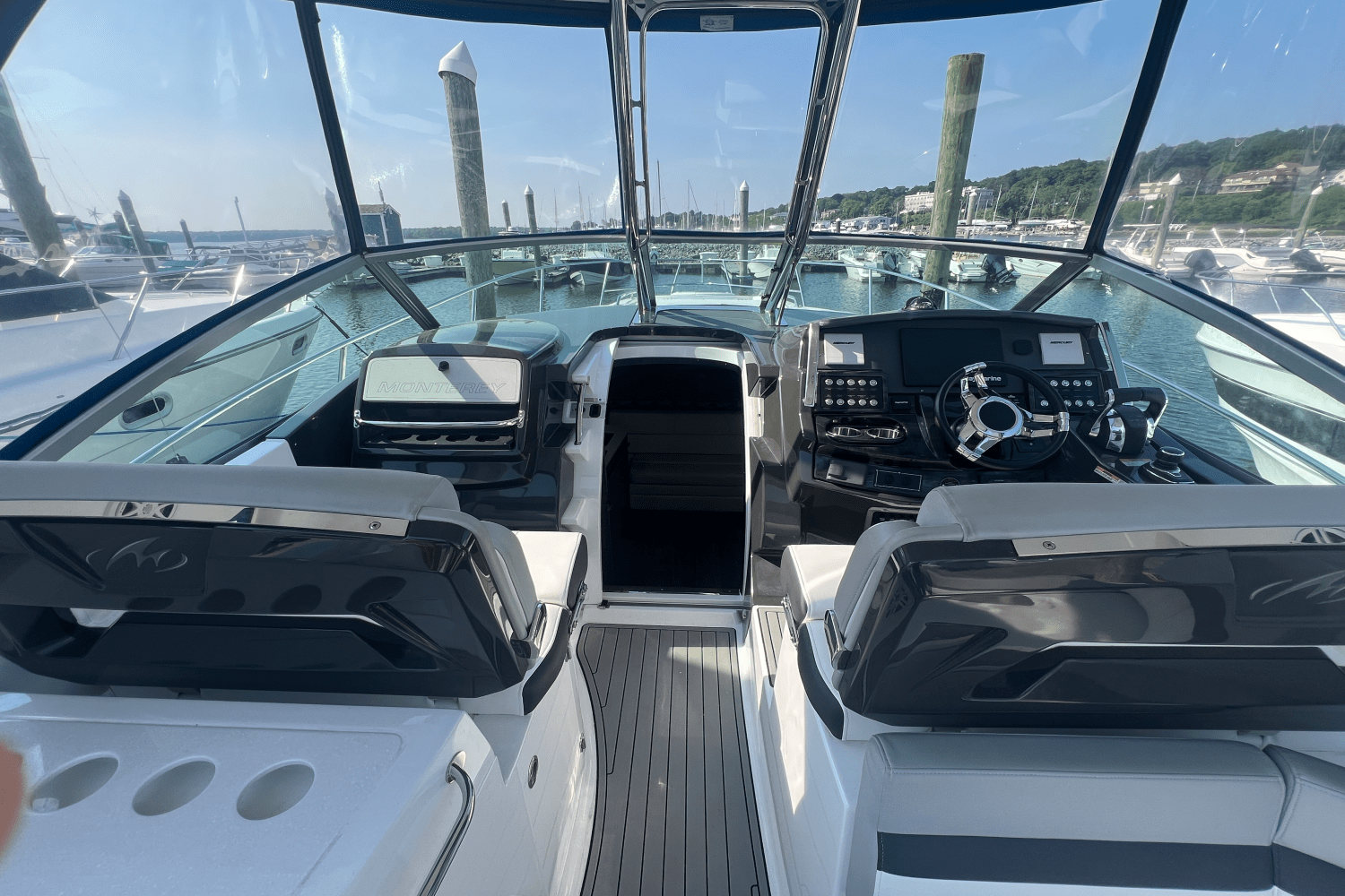 2021 Monterey 335 SPORT YACHT Image Thumbnail #18