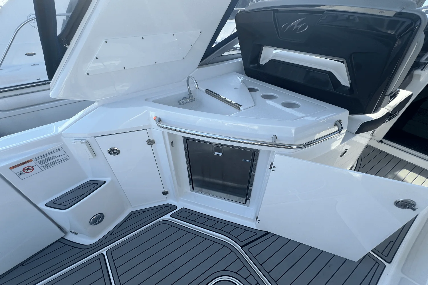 2021 Monterey 335 SPORT YACHT Image Thumbnail #13
