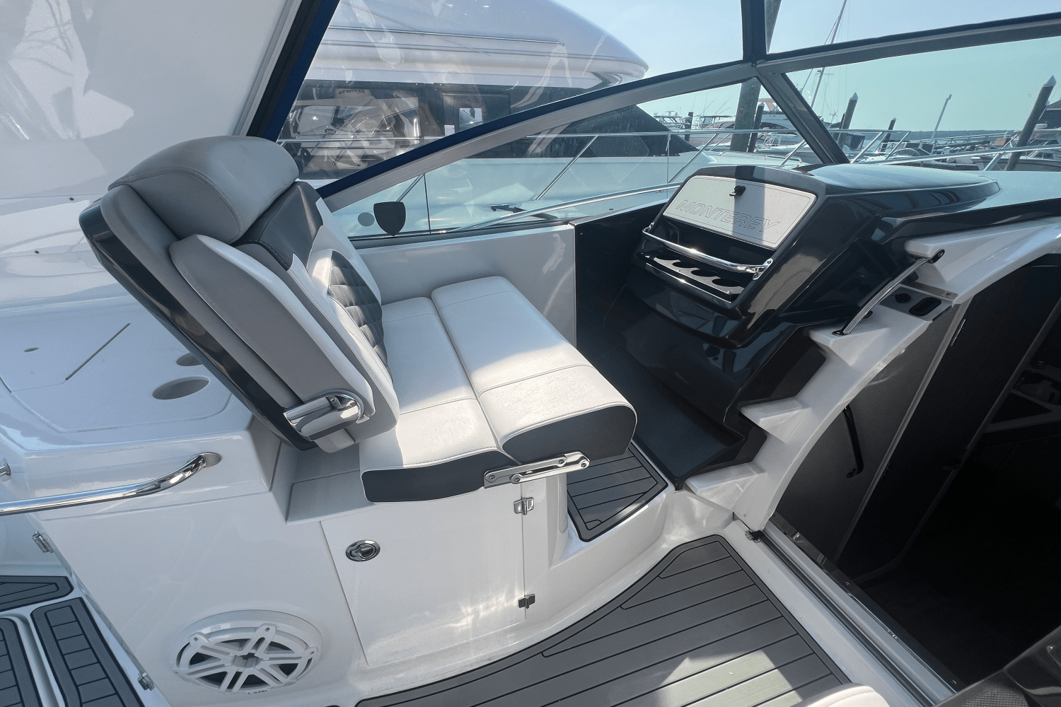 2021 Monterey 335 SPORT YACHT Image Thumbnail #25