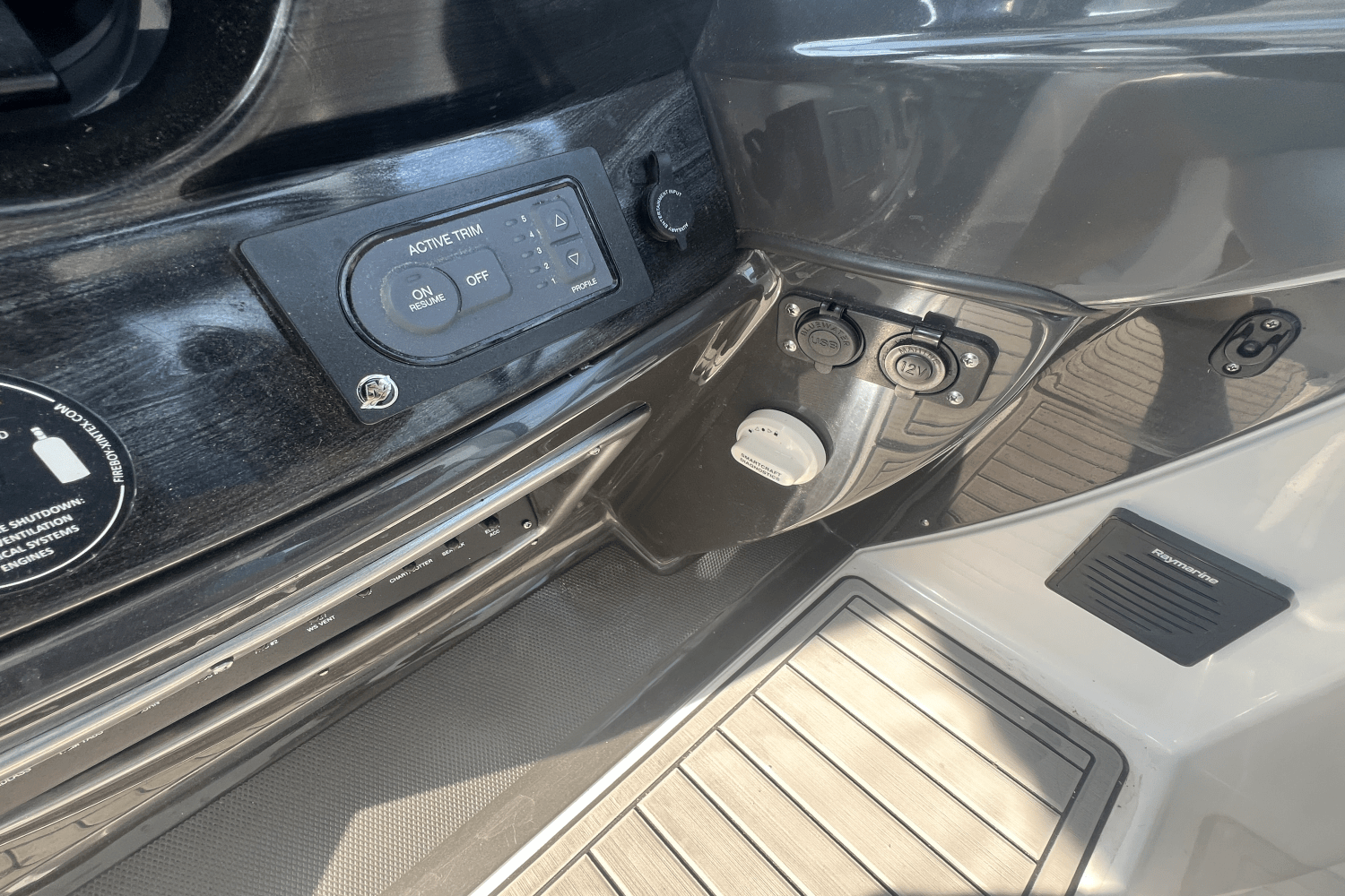 2021 Monterey 335 SPORT YACHT Image Thumbnail #22