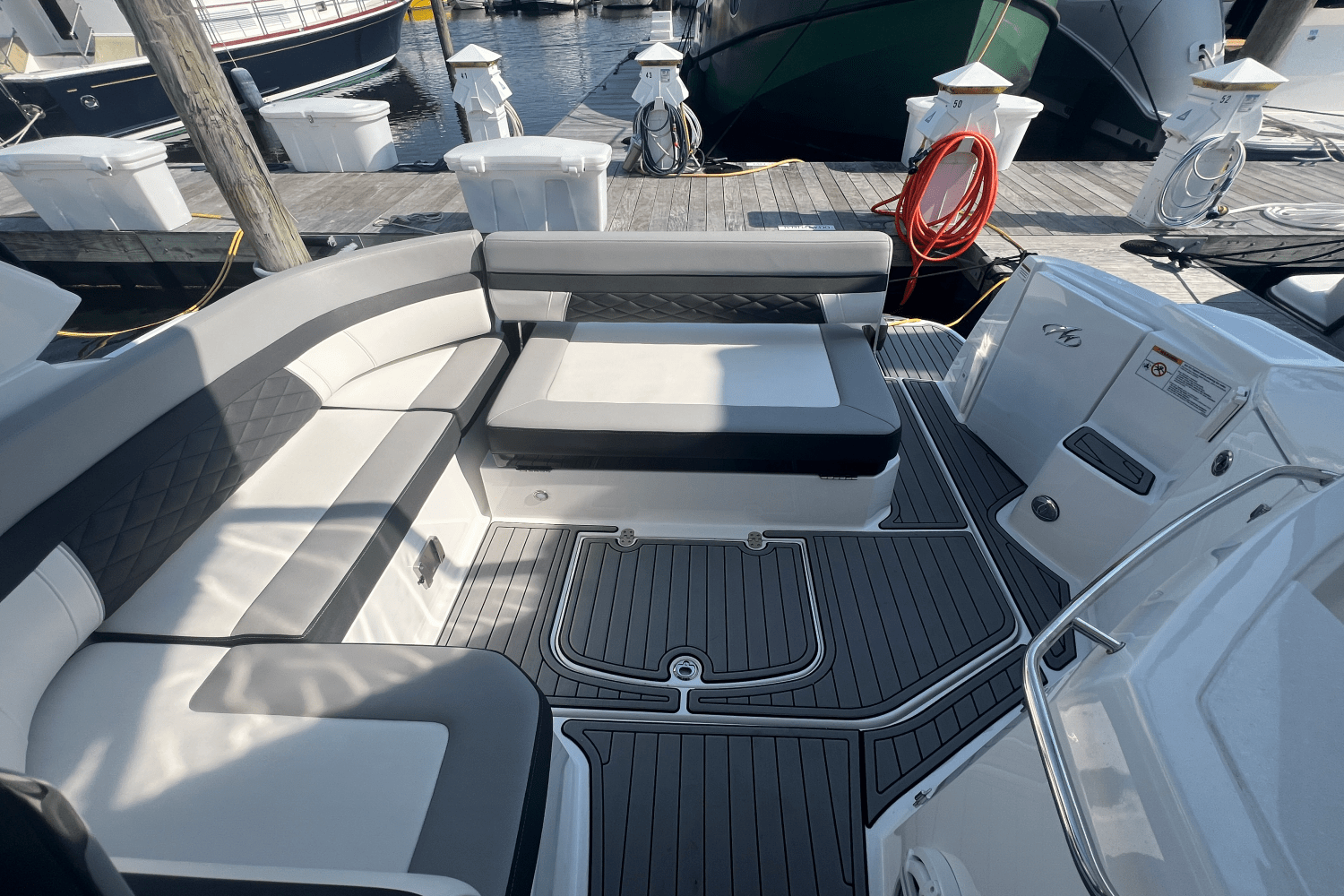 2021 Monterey 335 SPORT YACHT Image Thumbnail #12