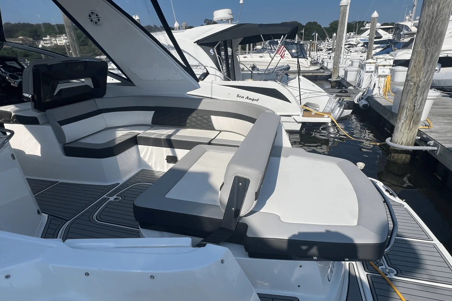 2021 Monterey 335 SPORT YACHT Image Thumbnail #7