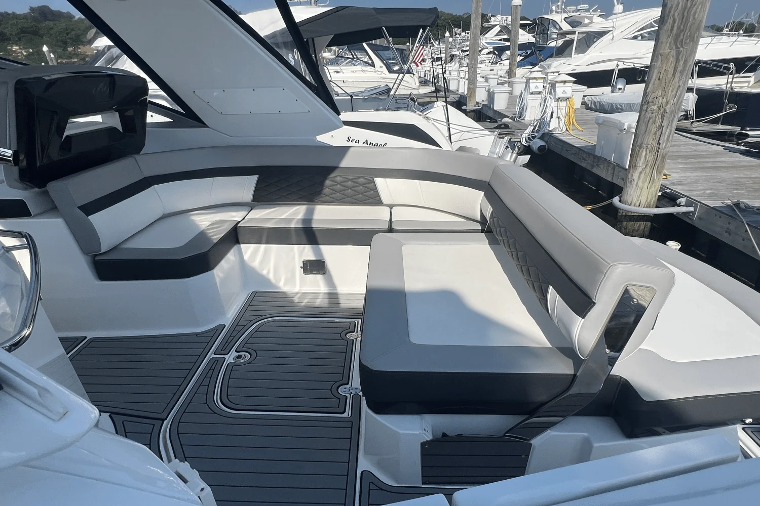 2021 Monterey 335 SPORT YACHT Image Thumbnail #6