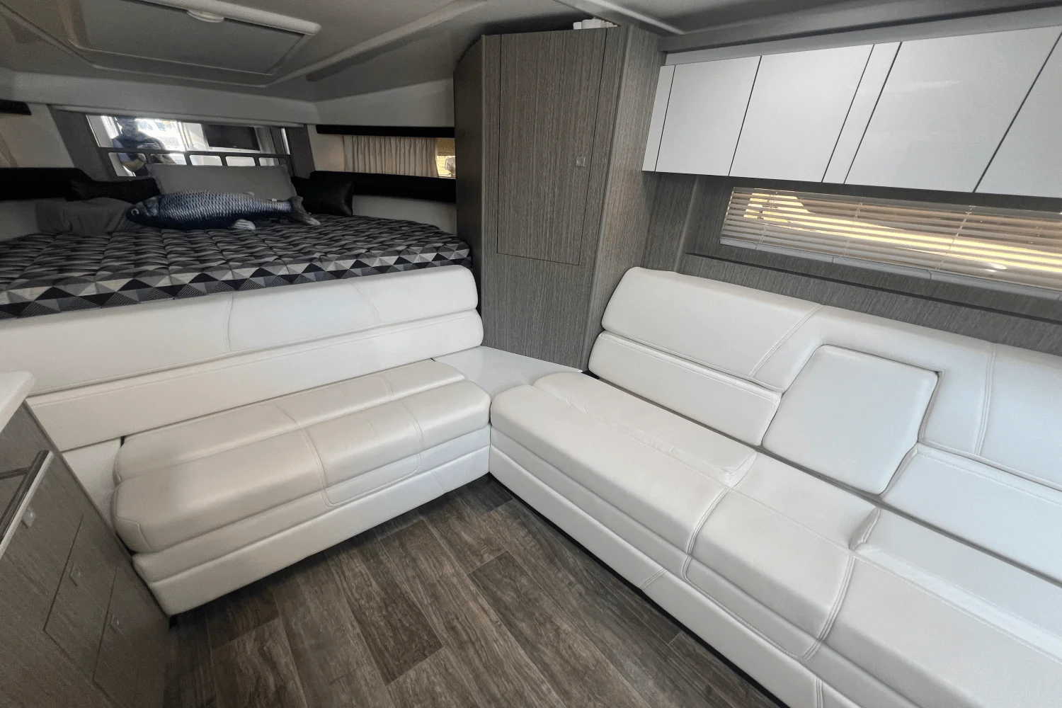 2021 Monterey 335 SPORT YACHT Image Thumbnail #33