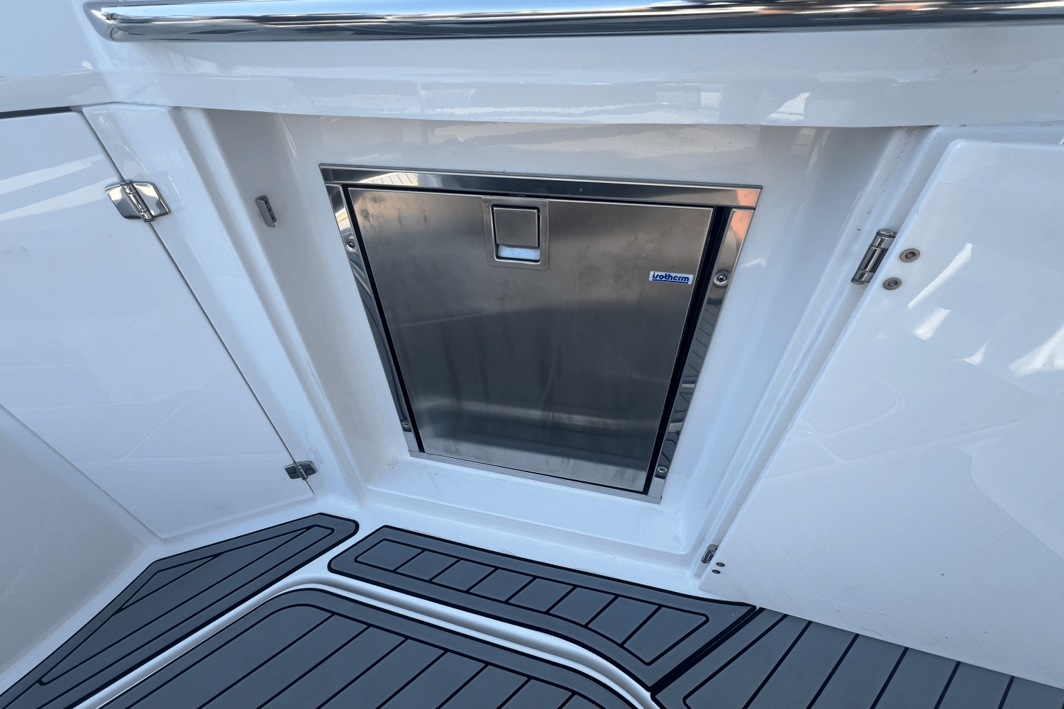 2021 Monterey 335 SPORT YACHT Image Thumbnail #14