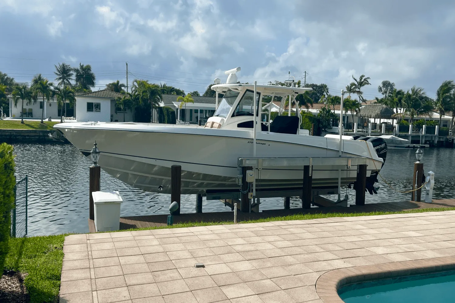 2012 Boston Whaler 370 OUTRAGE Image Thumbnail #1