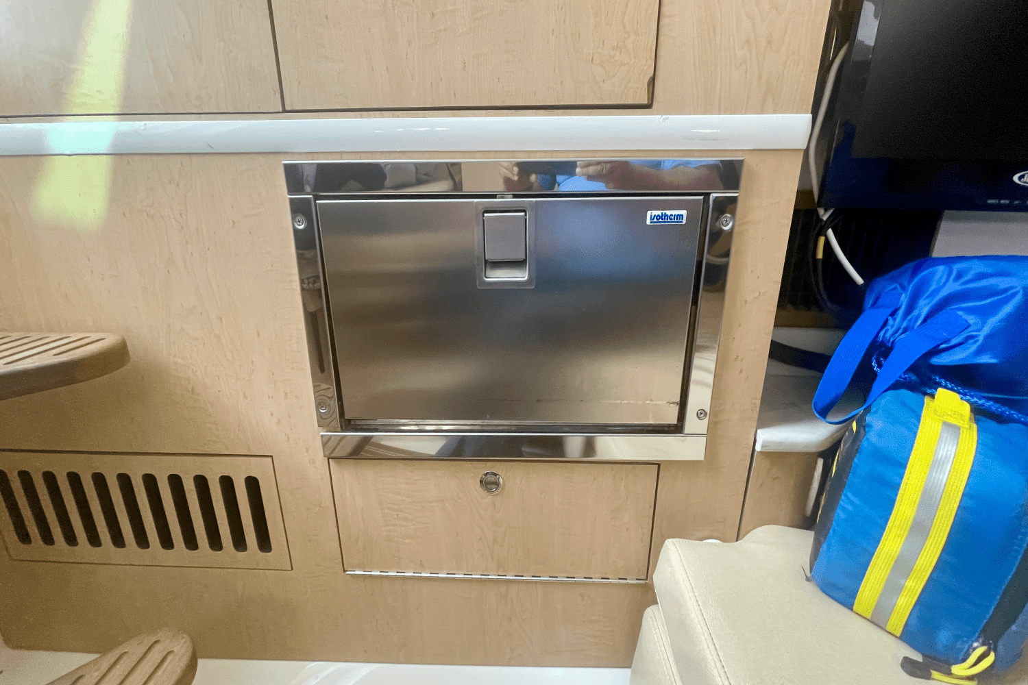 2012 Boston Whaler 370 OUTRAGE Image Thumbnail #22