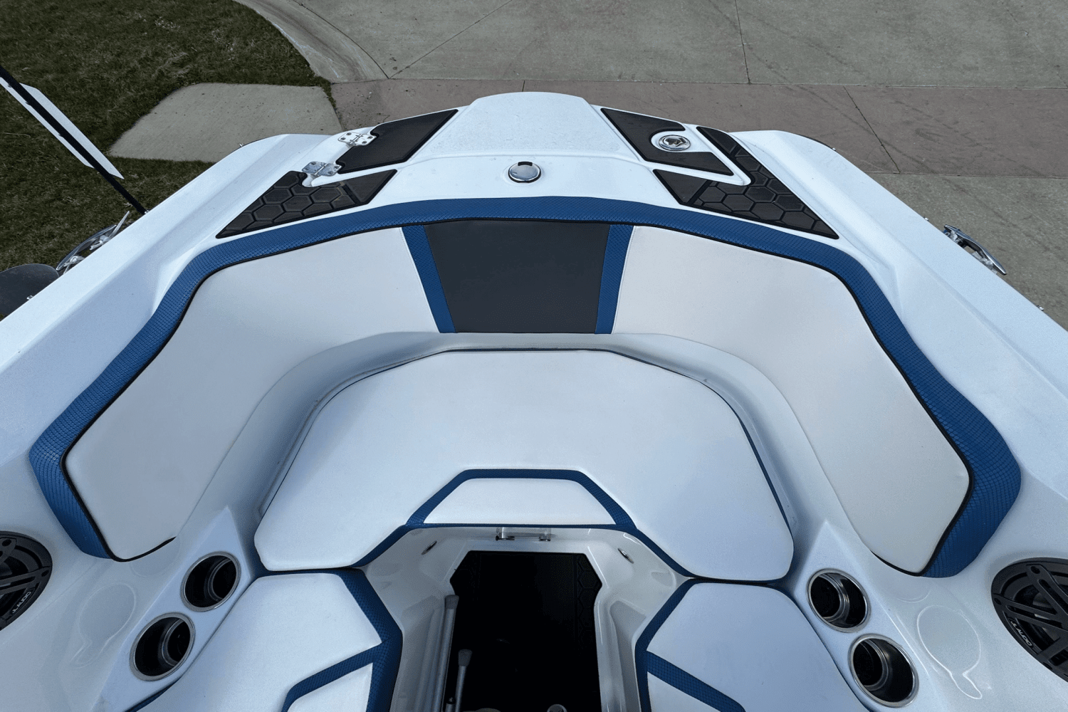 2023 Scarab
                                                             255 ID/IMPULSE Image Thumbnail #12