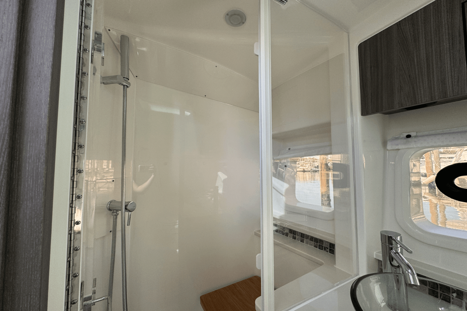 2022 Sea Ray Sundancer 370 OB Image Thumbnail #48