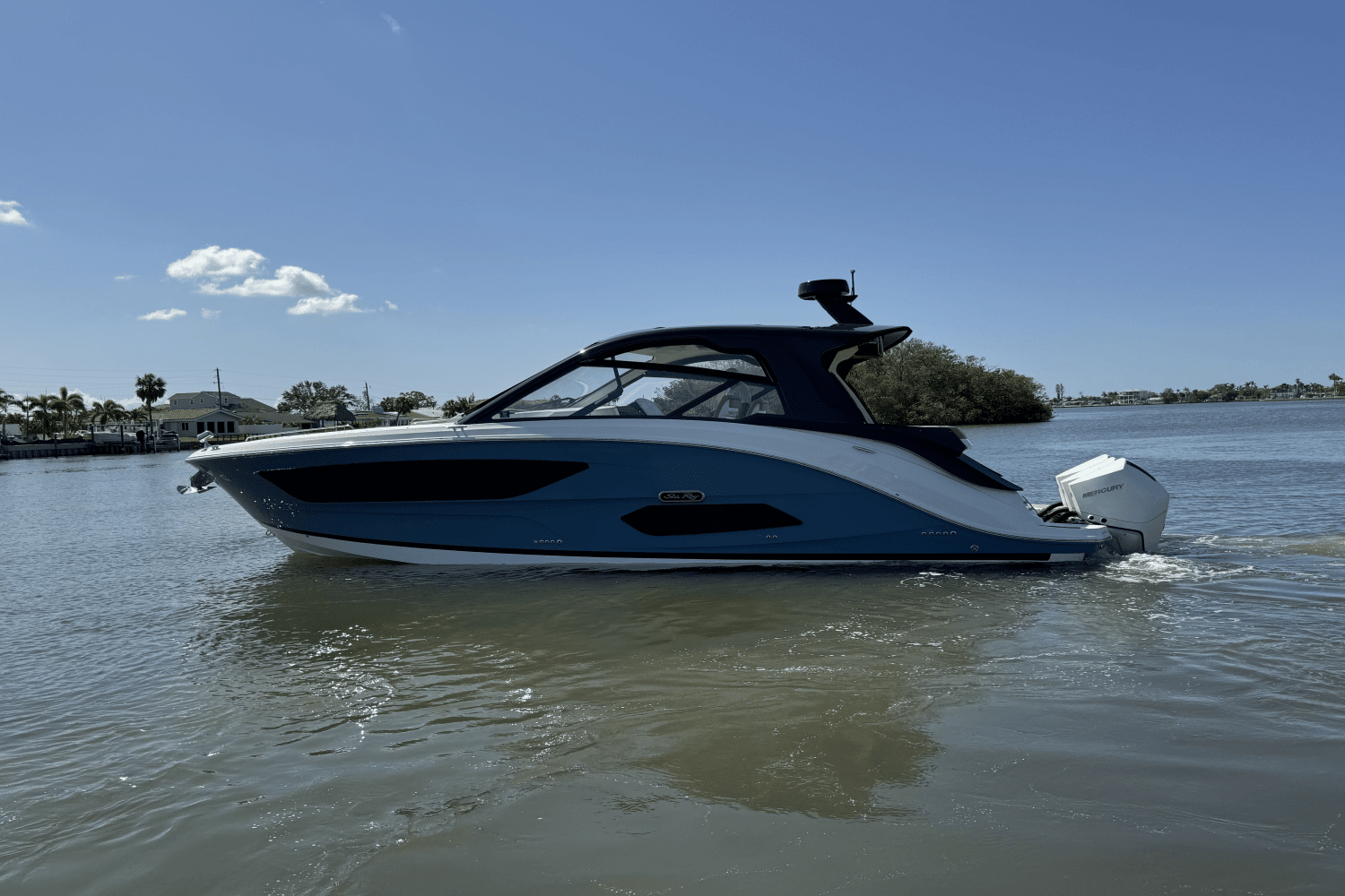 2022 Sea Ray Sundancer 370 OB Image Thumbnail #3