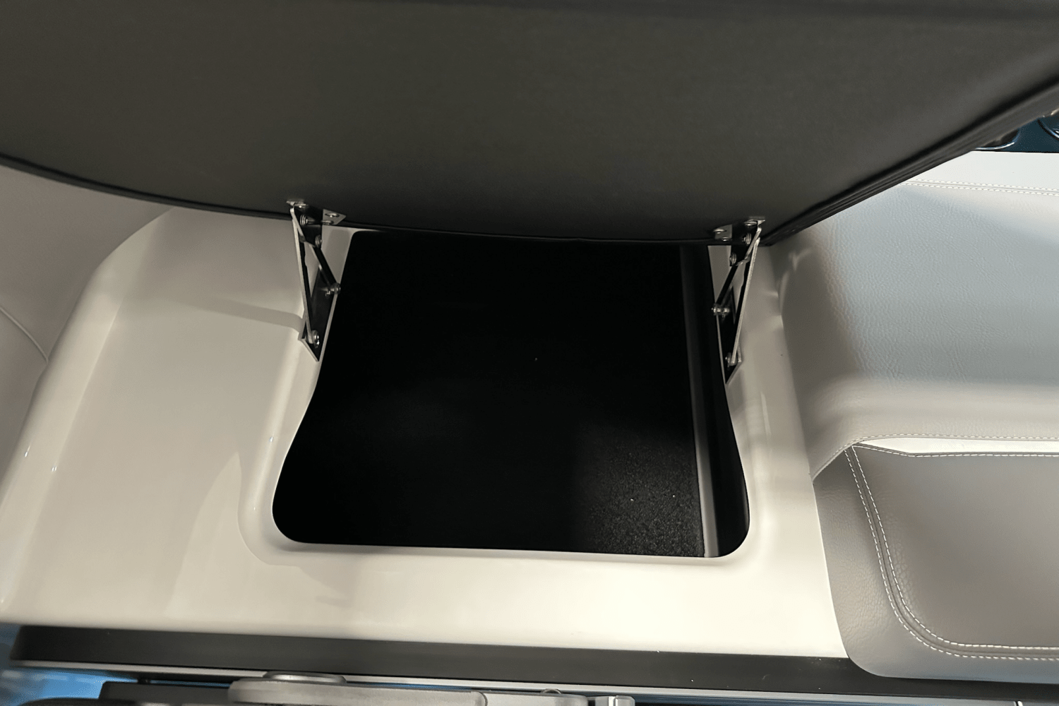 2025 Supra SE Image Thumbnail #40