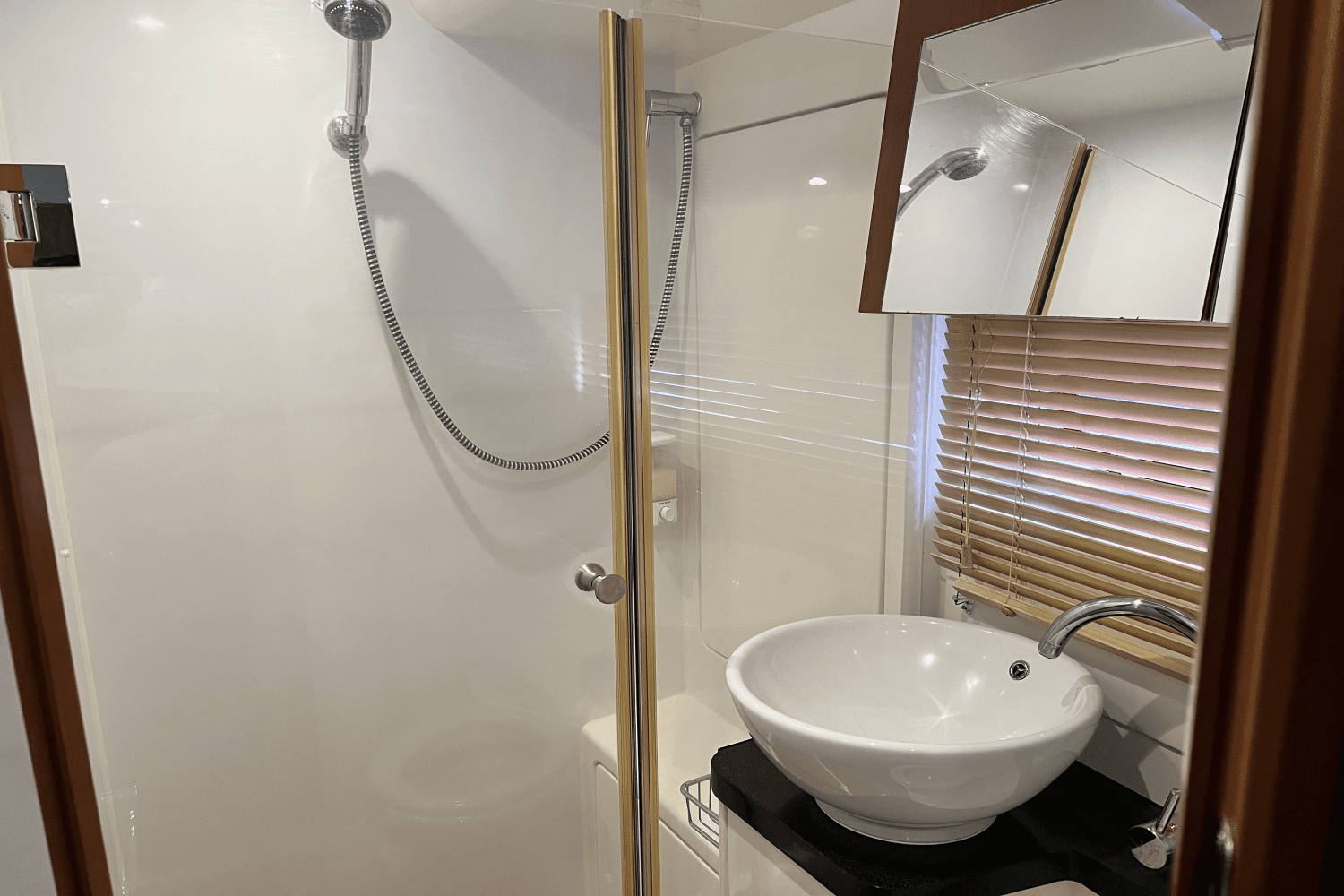 2016 Aquila 48 Image Thumbnail #15