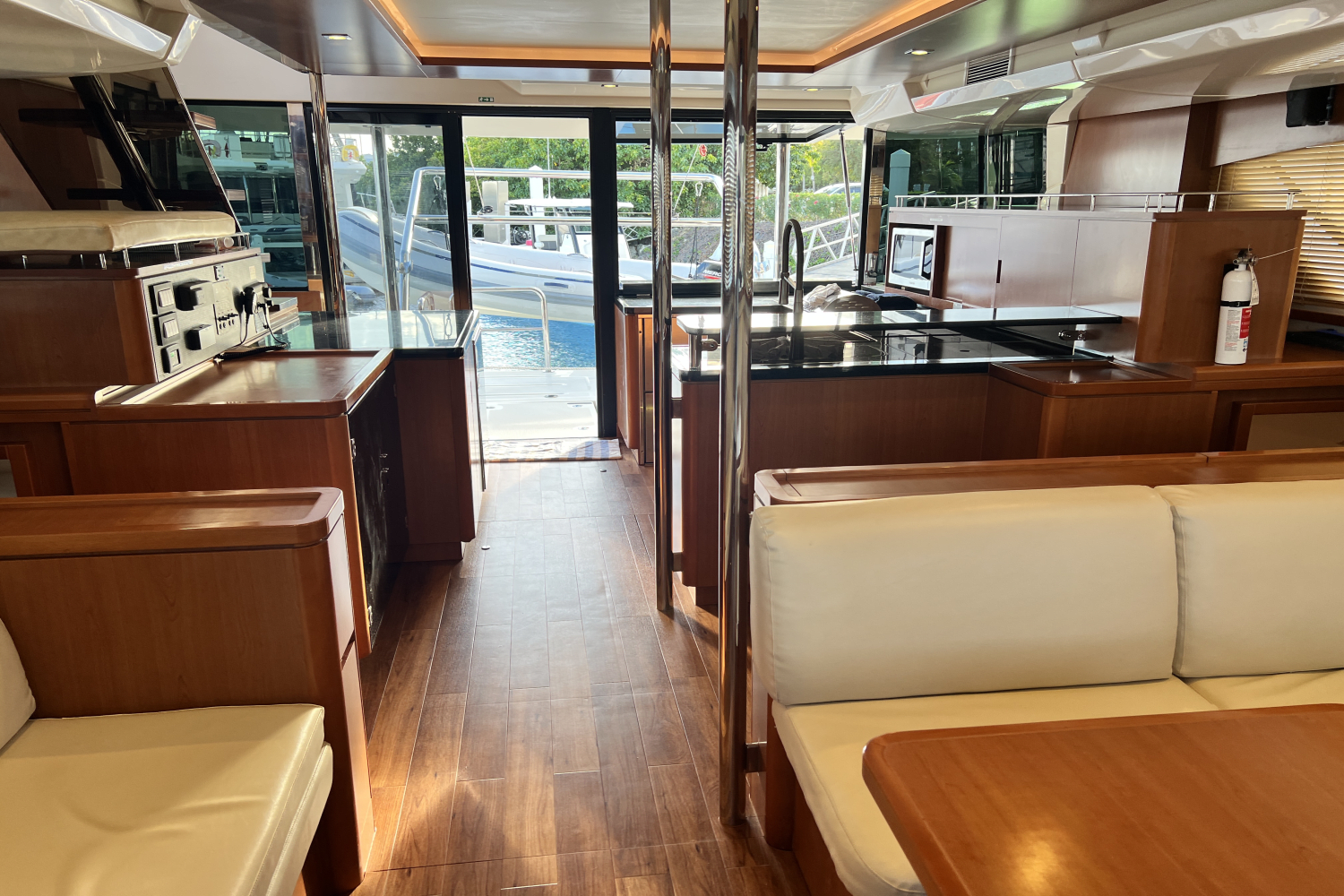 2016 Aquila 48 Image Thumbnail #6