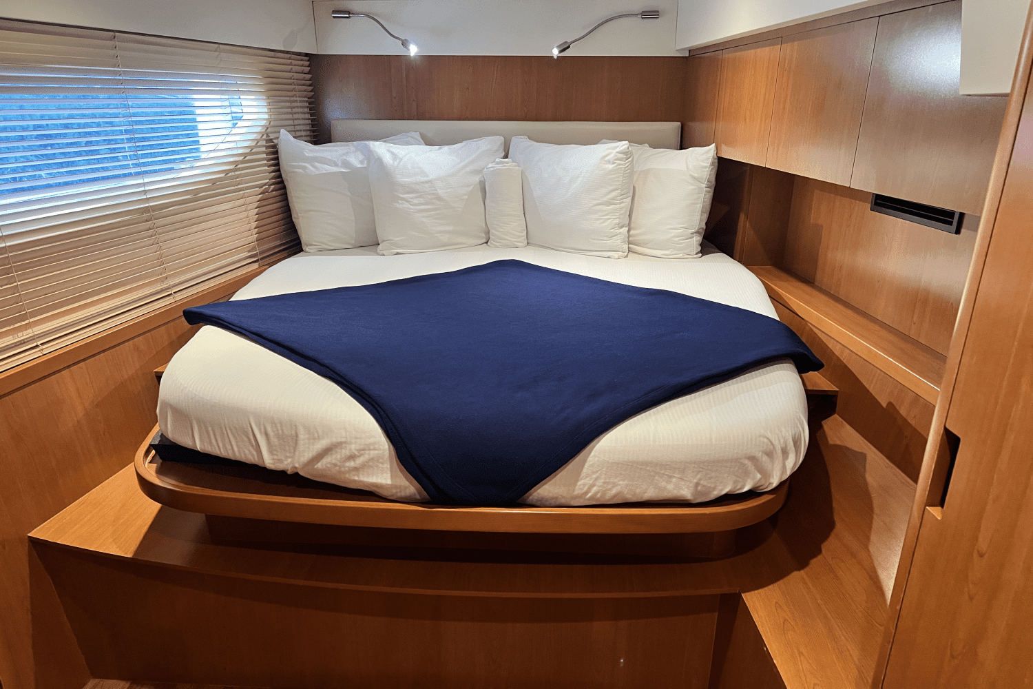 2016 Aquila 48 Image Thumbnail #14