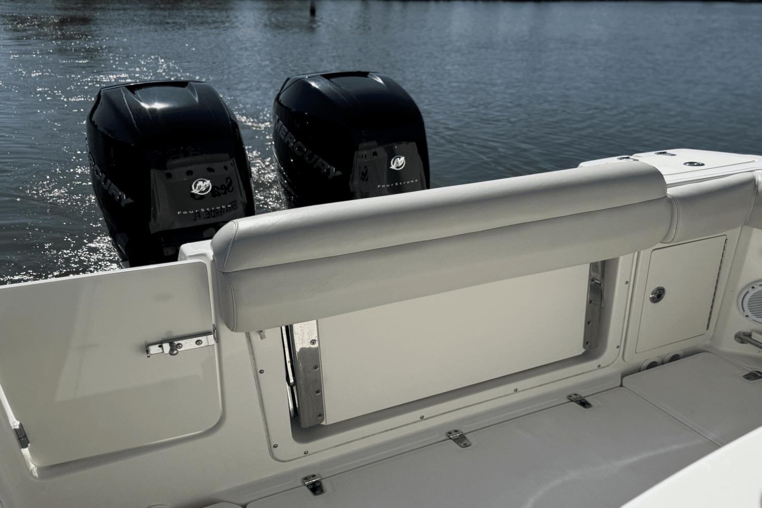2017 Boston Whaler 250 Outrage Image Thumbnail #15