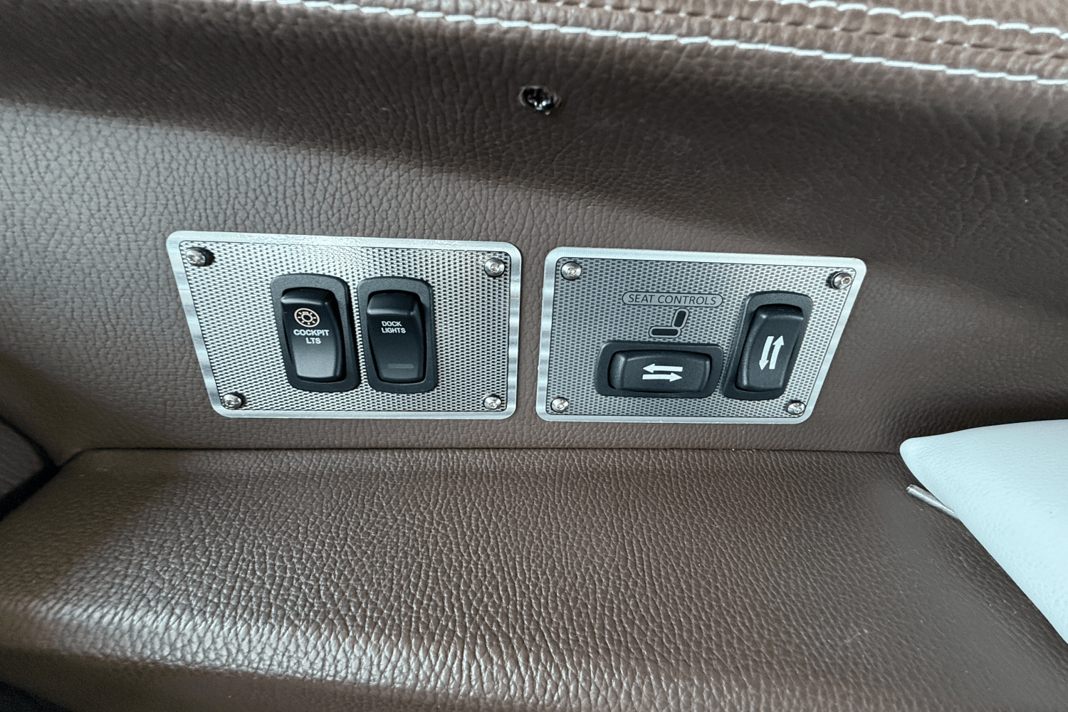 2016 Regal 2800 Image Thumbnail #25
