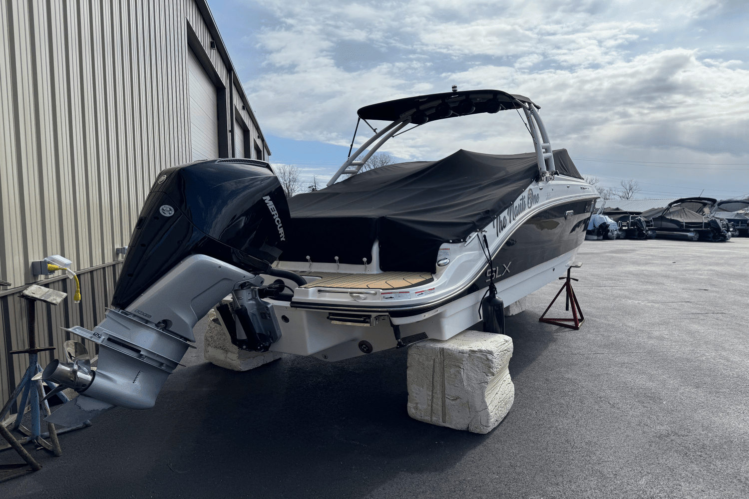 2023 Sea Ray 260 SLX/OB Image Thumbnail #3