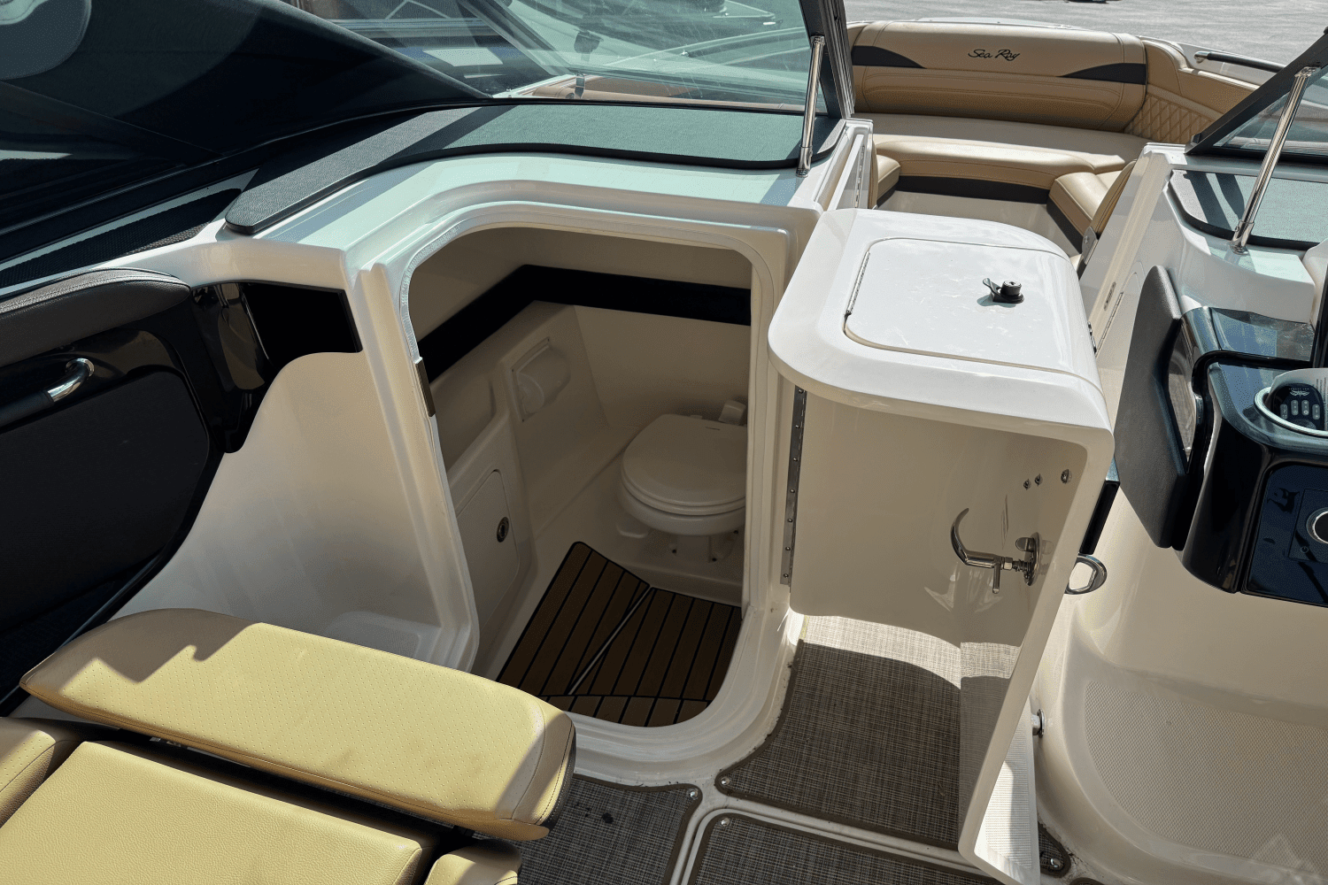 2023 Sea Ray 260 SLX/OB Image Thumbnail #31