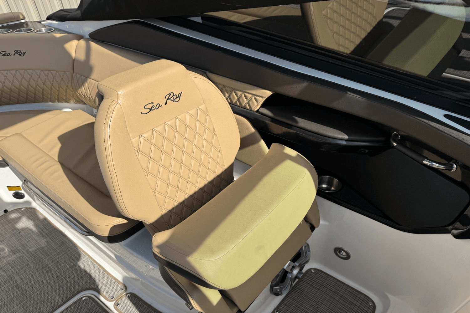 2023 Sea Ray 260 SLX/OB Image Thumbnail #33