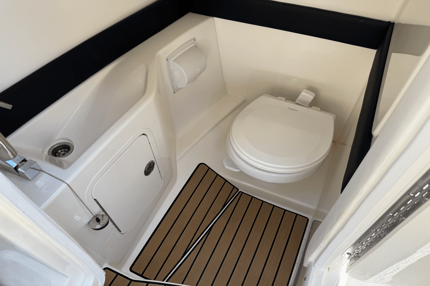 2023 Sea Ray 260 SLX/OB Image Thumbnail #32