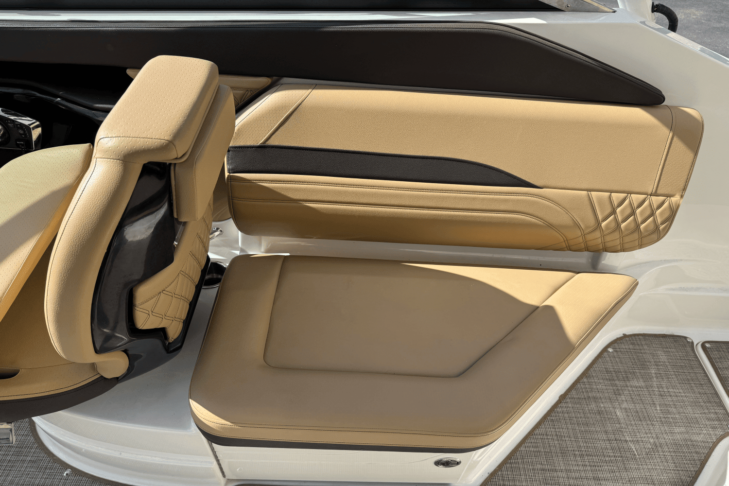 2023 Sea Ray 260 SLX/OB Image Thumbnail #37