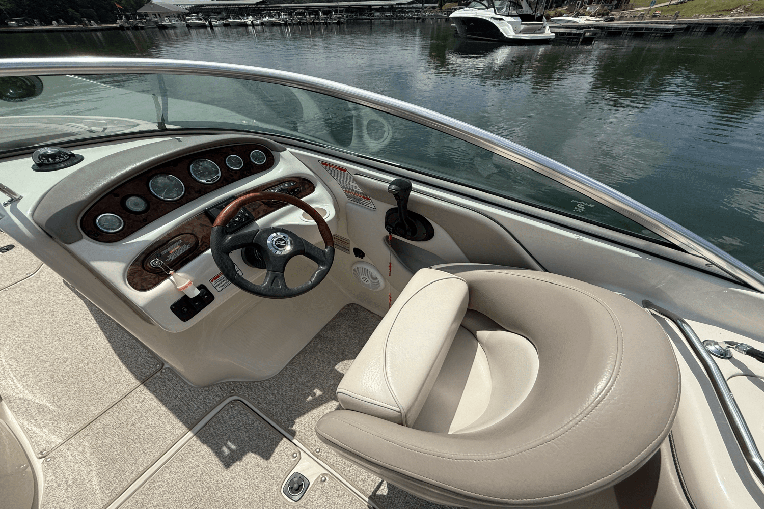 2004 Sea Ray 240 SUNDECK Image Thumbnail #10