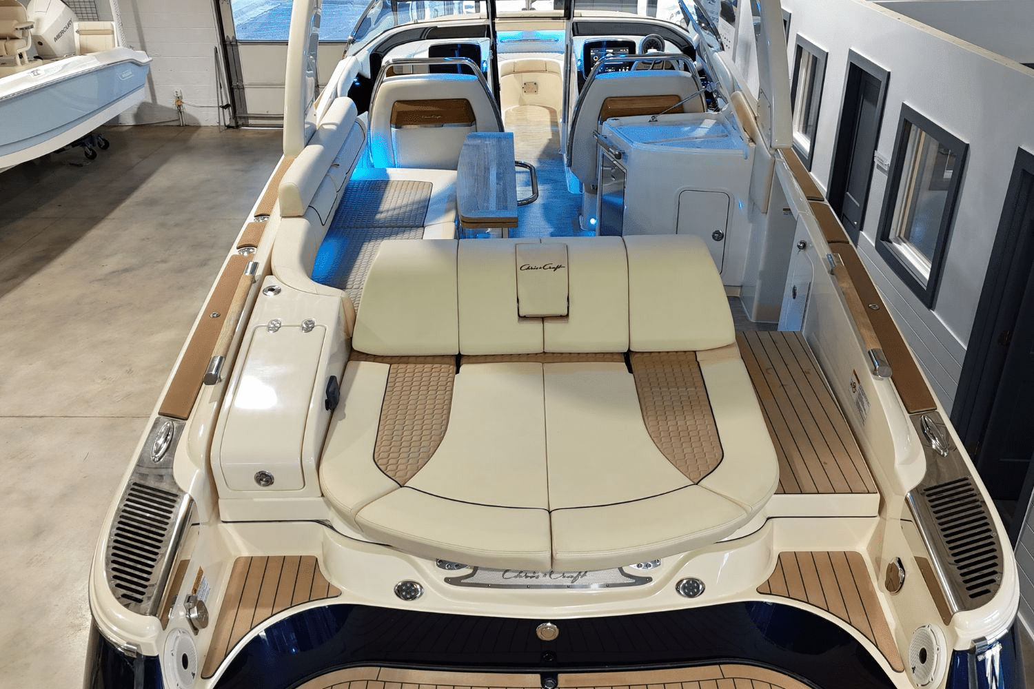 2023 Chris-Craft 31 LAUNCH Image Thumbnail #12