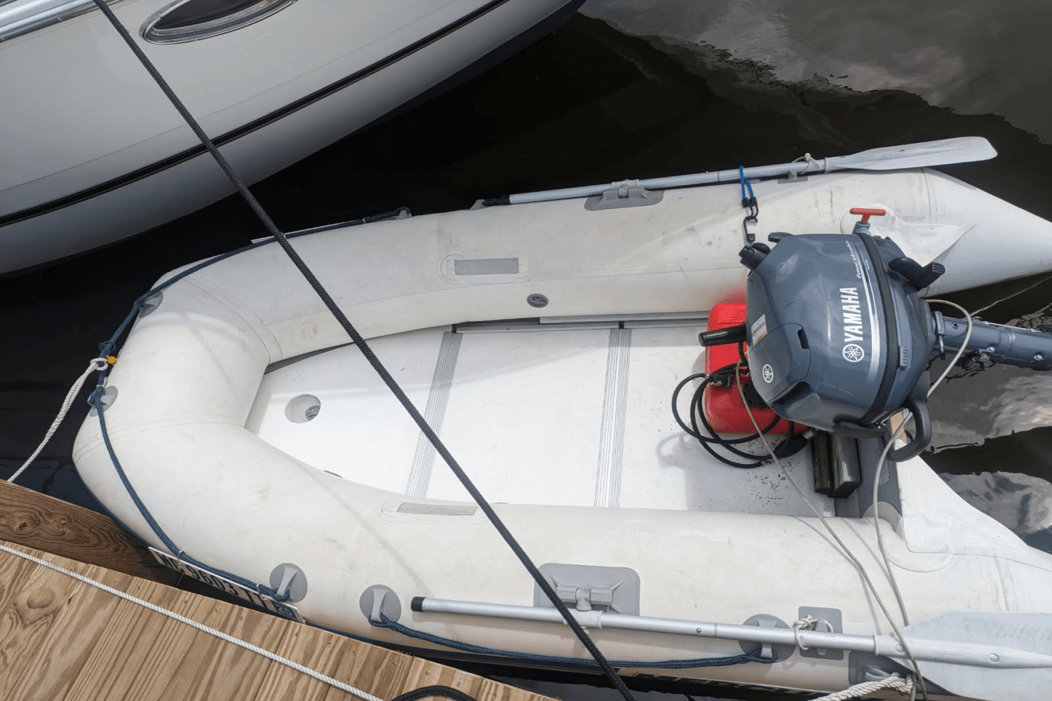 2001 Cruisers Yachts
                                                             3870 EXPRESS Image Thumbnail #26