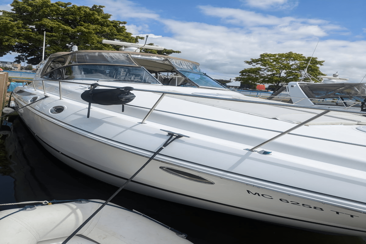 2001 Cruisers Yachts
                                                             3870 EXPRESS Image Thumbnail #2