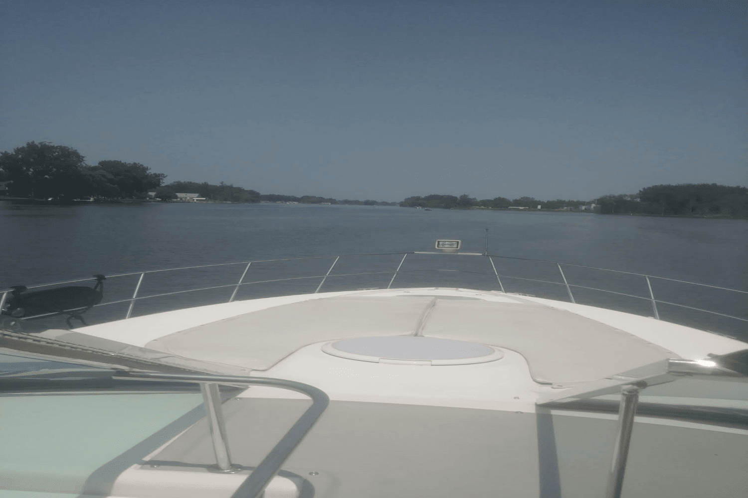 2001 Cruisers Yachts
                                                             3870 EXPRESS Image Thumbnail #8