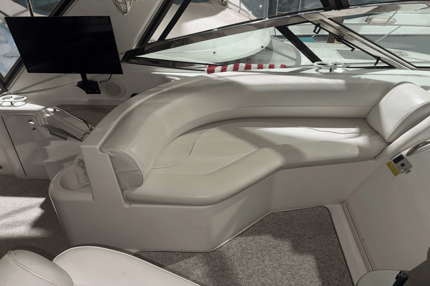 2001 Cruisers Yachts
                                                             3870 EXPRESS Image Thumbnail #11