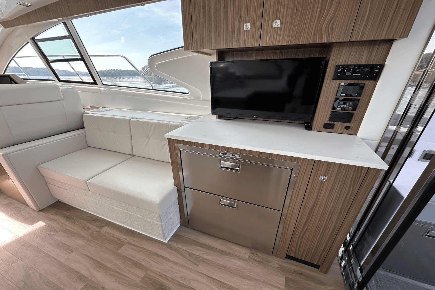 2025 Cruisers Yachts 46 Cantius Image Thumbnail #35