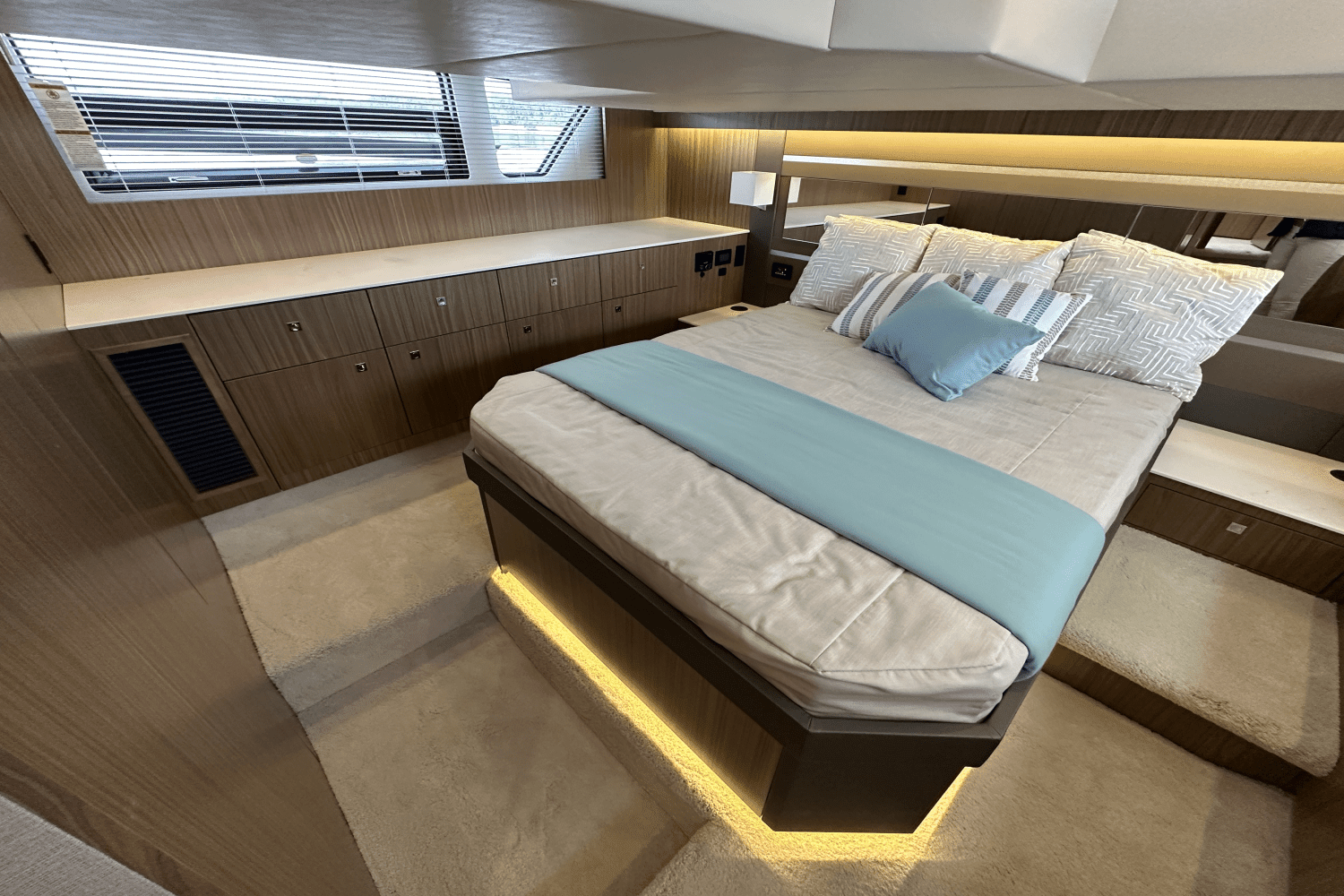 2025 Cruisers Yachts 46 Cantius Image Thumbnail #21