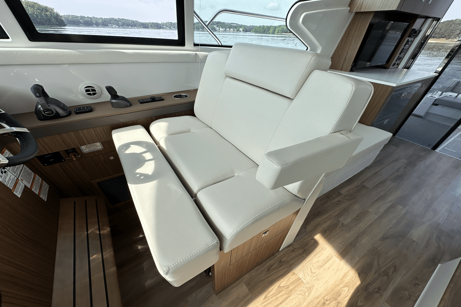 2025 Cruisers Yachts 46 Cantius Image Thumbnail #32