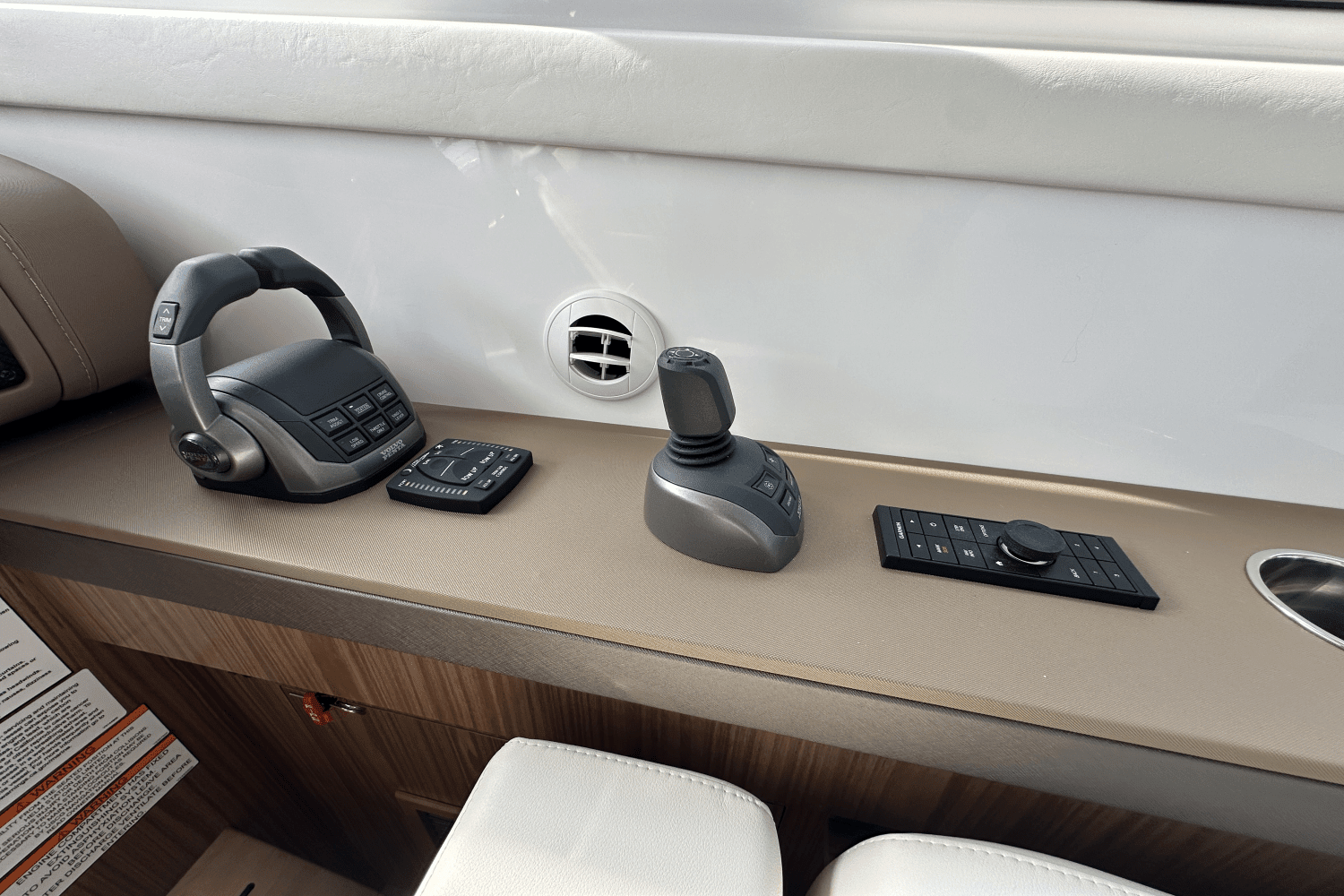 2025 Cruisers Yachts 46 Cantius Image Thumbnail #33