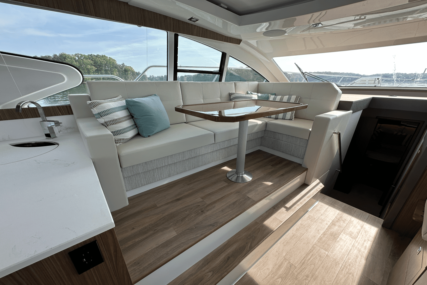 2025 Cruisers Yachts 46 Cantius Image Thumbnail #30