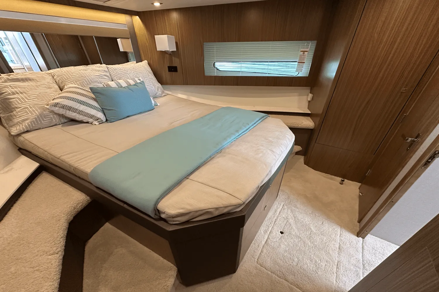 2025 Cruisers Yachts 46 Cantius Image Thumbnail #18