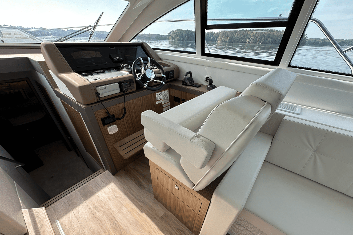 2025 Cruisers Yachts 46 Cantius Image Thumbnail #31