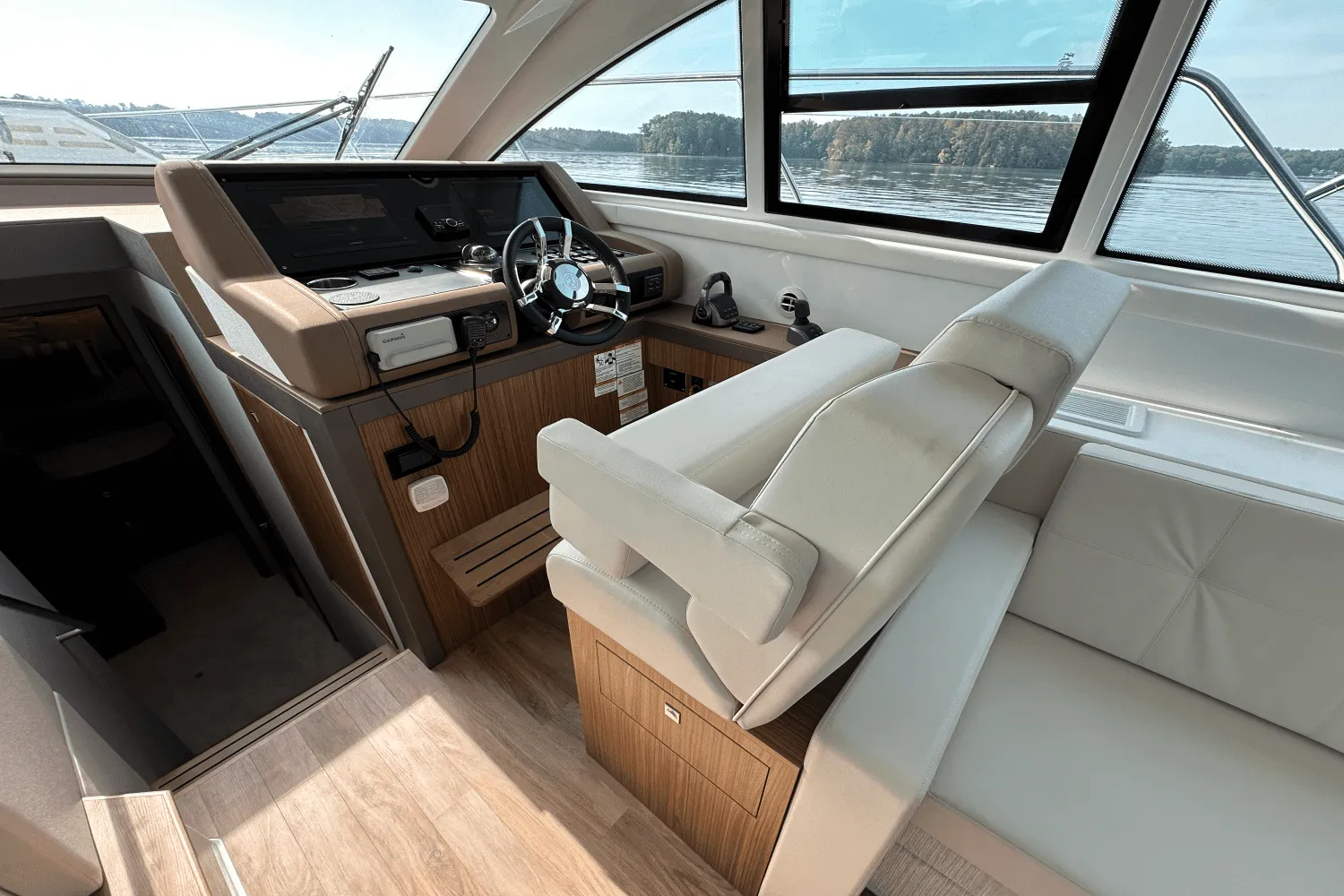 2025 Cruisers Yachts 46 Cantius Image Thumbnail #22