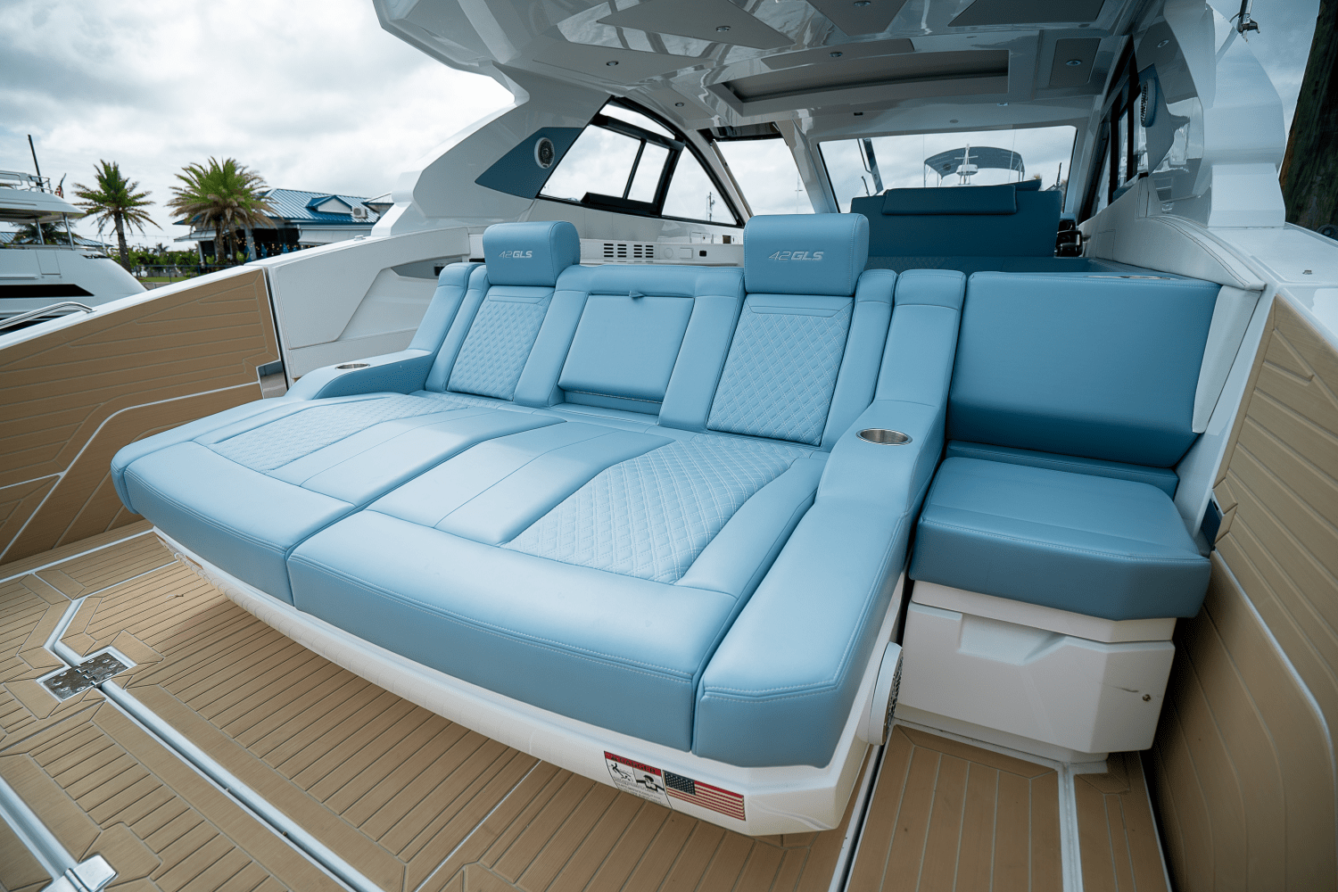 2025 Cruisers Yachts 42 GLS Outboard Image Thumbnail #7